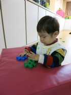 利用大積木玩遊戲