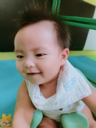嬰兒房的寶寶活動區很大哦！就是要讓寶寶的肢體獲得最大的伸展，不要浪費時間，趕快來看寶寶運動吧！