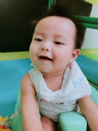 嬰兒房的寶寶活動區很大哦！就是要讓寶寶的肢體獲得最大的伸展，不要浪費時間，趕快來看寶寶運動吧！