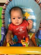 這是什麼東西呢？寶寶來捏捏看、揉揉看，感覺一下哦！