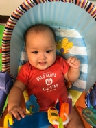 這是什麼東西呢？寶寶來捏捏看、揉揉看，感覺一下哦！