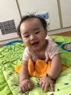 柔軟又繽紛的遊戲墊，很適合吸引寶寶做趴趴運動哦！