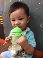 10809生活自理～我會拿杯子喝水哦！
