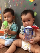 10809生活自理～我會拿杯子喝水哦！