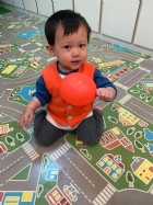 10812寶寶玩氣球