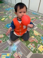10812寶寶玩氣球