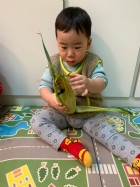 摸一摸,看一看,聞一聞,告訴老師這是什麼水果哦!