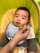 荳荳寶貝副食品初體驗～好奇妙的表情哦～