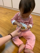 10903三月桂花香～三月的桂花好香啊！老師遠赴花蓮看到新鮮的桂花，拿來和寶貝們分享～很香吧！