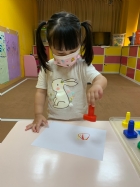 11006蓋印畫～老師的想像力真厲害！