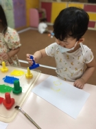 11006蓋印畫～老師的想像力真厲害！