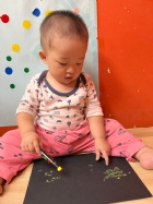 11110可愛的寶寶塗鴨～真的有點看不懂咧～