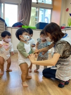 11110寶寶請聽聽我的指令~和老師一起操作!