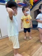 11110寶寶請聽聽我的指令~和老師一起操作!