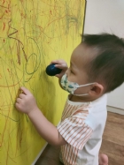11110寶寶自由塗鴨撕紙的時間!!
