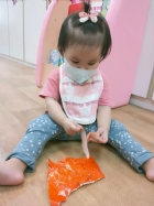 11110寶寶自由塗鴨撕紙的時間!!