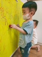 11110寶寶自由塗鴨撕紙的時間!!