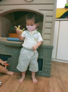 11110讓我們仔細觀察寶寶間可愛的互動吧!