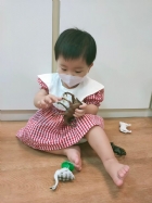 11110讓我們仔細觀察寶寶間可愛的互動吧!