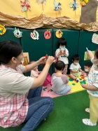 11111和老師一起試試雪花片的拼接