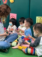 11111和老師一起試試雪花片的拼接