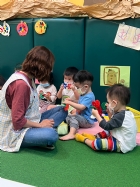 11111和老師一起試試雪花片的拼接