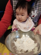 11102荳荳班的寶寶～和老師一起滾元宵