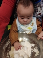11102荳荳班的寶寶～和老師一起滾元宵