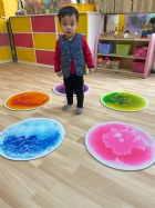 五彩繽紛的顏色盤～來玩玩顏色辨別的遊戲囉！