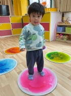 五彩繽紛的顏色盤～來玩玩顏色辨別的遊戲囉！