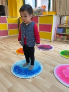 五彩繽紛的顏色盤～來玩玩顏色辨別的遊戲囉！