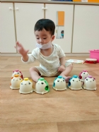 八音鐘是為最入門的音律樂器哦！可愛的熊熊圖案，讓寶貝們更有興趣玩耍