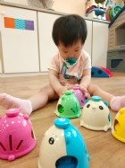 八音鐘是為最入門的音律樂器哦！可愛的熊熊圖案，讓寶貝們更有興趣玩耍