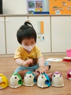 八音鐘是為最入門的音律樂器哦！可愛的熊熊圖案，讓寶貝們更有興趣玩耍