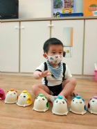 八音鐘是為最入門的音律樂器哦！可愛的熊熊圖案，讓寶貝們更有興趣玩耍