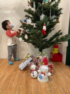 11112大家一起想辦法裝飾聖誕樹,寶貝們請幫忙哦!