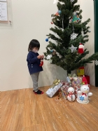 11112大家一起想辦法裝飾聖誕樹,寶貝們請幫忙哦!