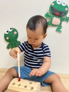 11205洞裡有蟲蟲哦~寶寶找得到嗎?