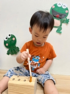 11205洞裡有蟲蟲哦~寶寶找得到嗎?
