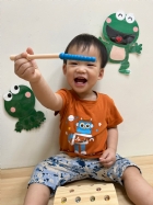 11205洞裡有蟲蟲哦~寶寶找得到嗎?