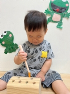 11205洞裡有蟲蟲哦~寶寶找得到嗎?